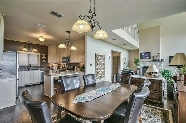 2055 County Rd 235