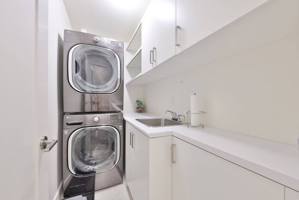 GR17-1575 Lakeshore Rd W