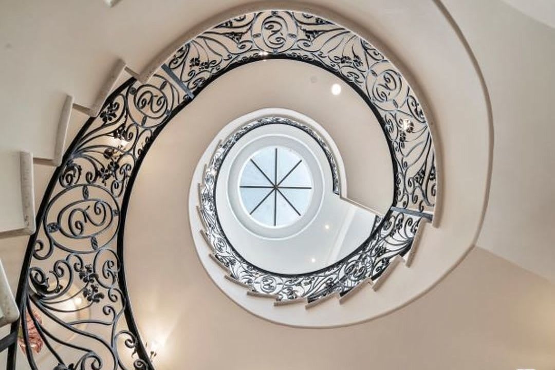 Symphony Grandeur
