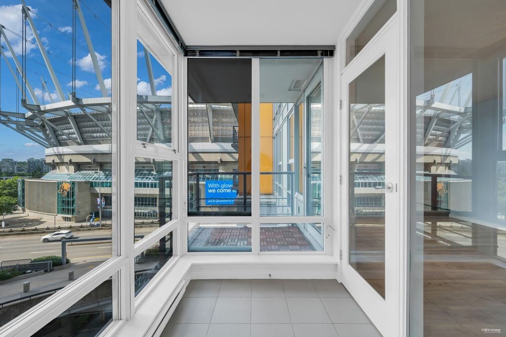 111 W Georgia St, #509