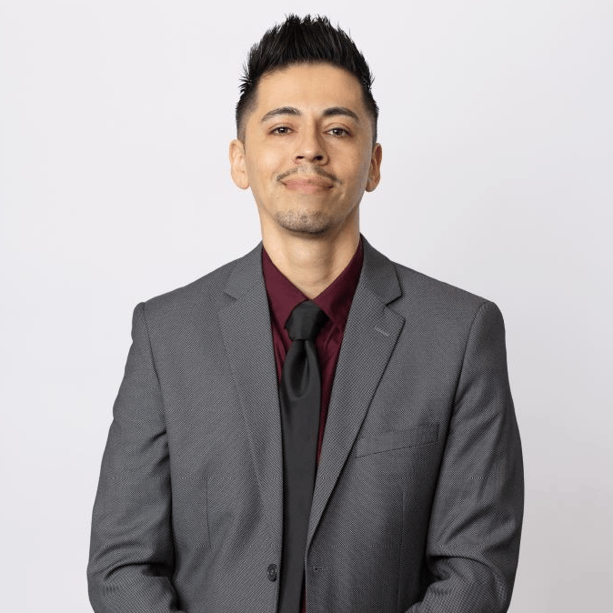Omar Muñoz Torrance, CA Real Estate Agent Headshot