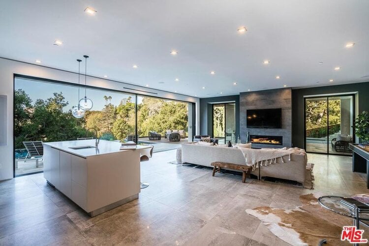 11540 Amanda Dr