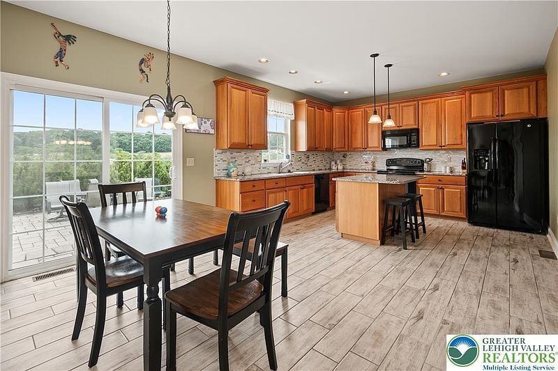 2912 SILVER CREEK CIRCLE