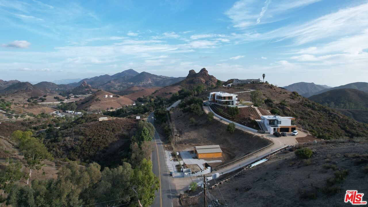 Mulholland Hwy, 90265