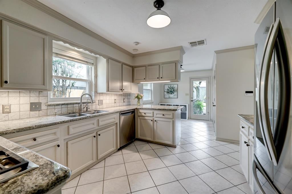 2103 Stoney Brook Dr