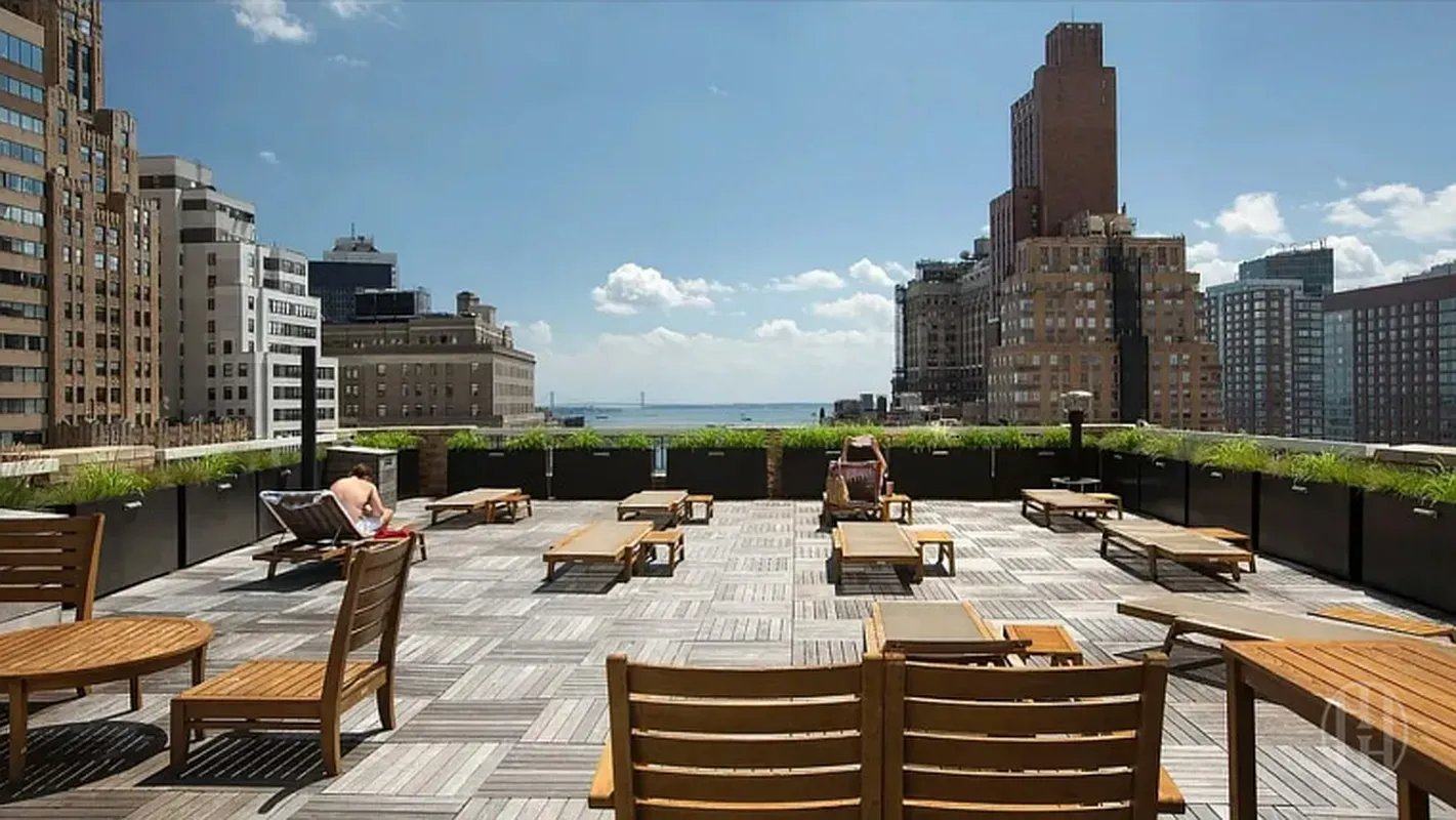 88 Greenwich Street 1215