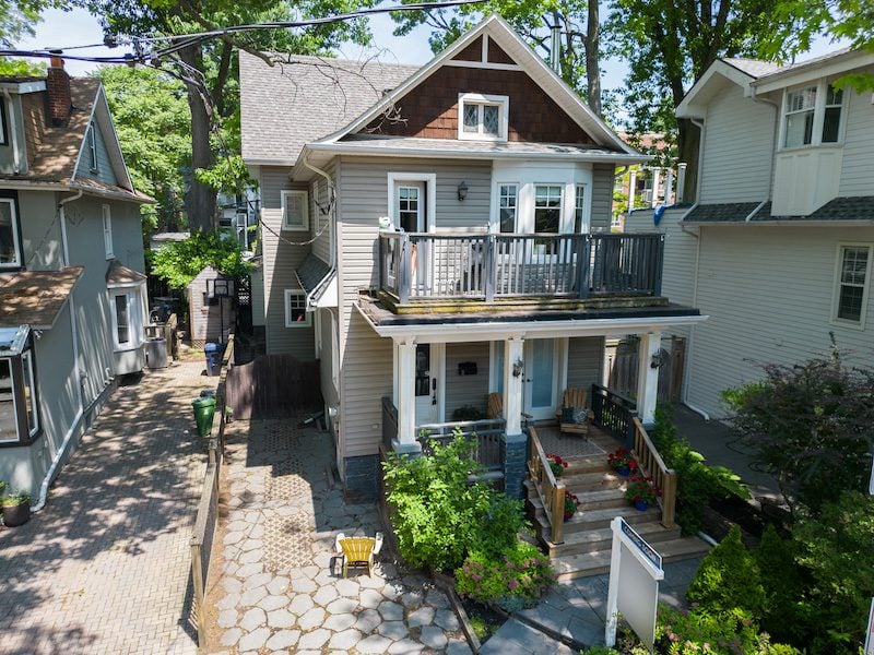8 Hazel Ave