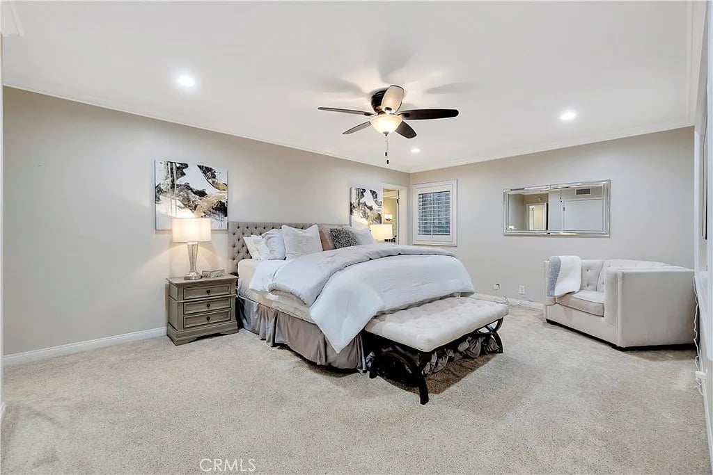 2020 Oaks Pl