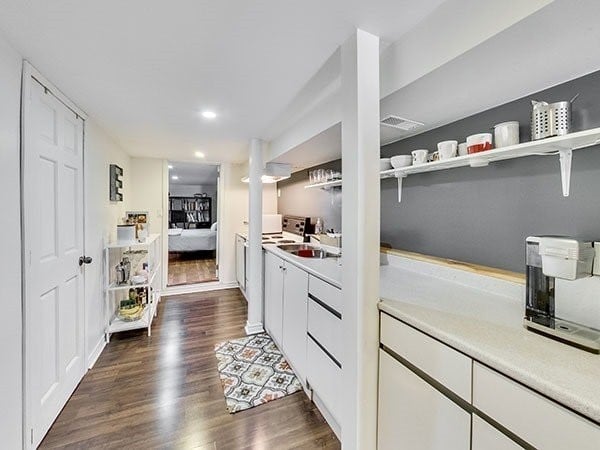 39 Pendrith Street Lower, Toronto W02 Unit: Lower