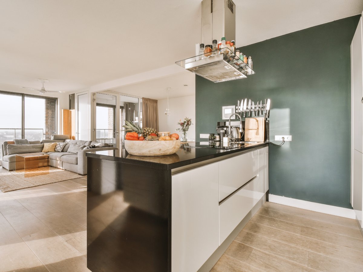 Should You Stage Your Orange County Home Before Selling? What One Irvine Sale Can Teach Sellers