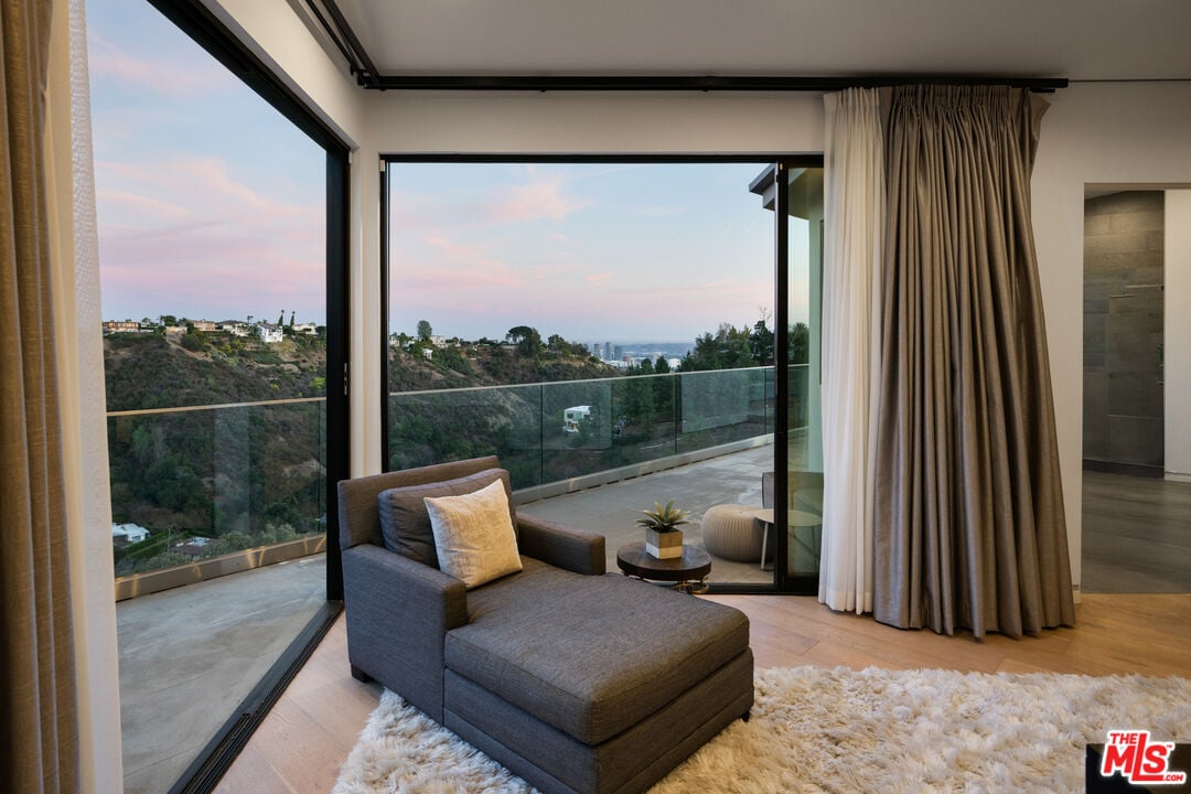 Aurelian Crest, Linda Flora Dr, 90049