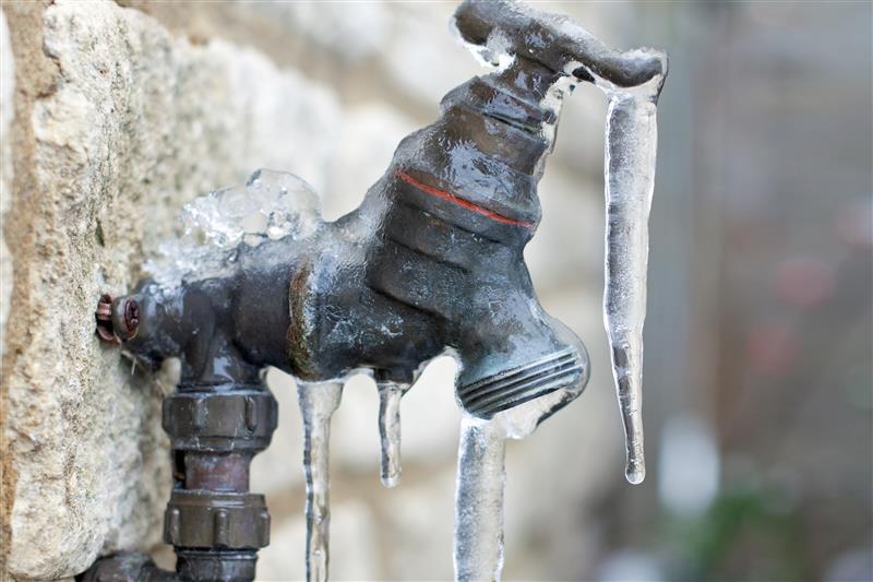 How to prevent freezing pipes in Pensacola area