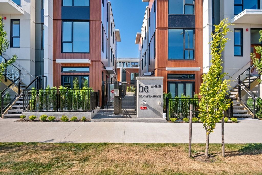 715 W 49th Ave, #212