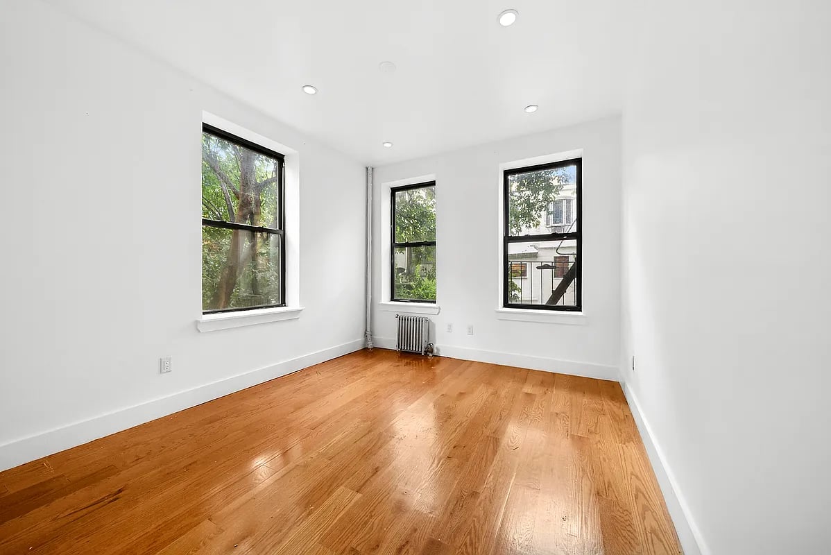 684 Riverside Drive 2E