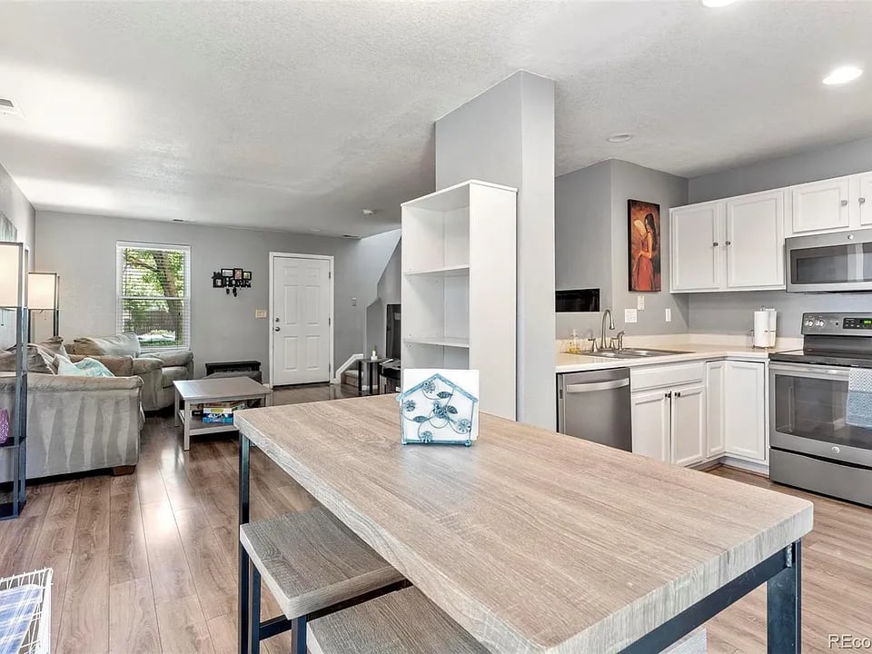 1240 Sandpiper Ln