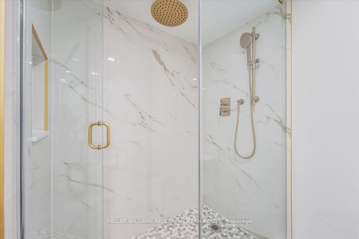 FAMILY LIVING PENTHOUSE