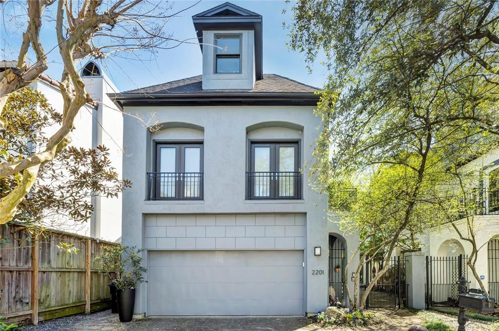 2201 Mimosa Dr