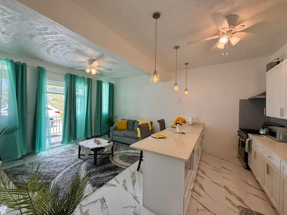 1068 Hawksnest 1 Bedroom Apartment