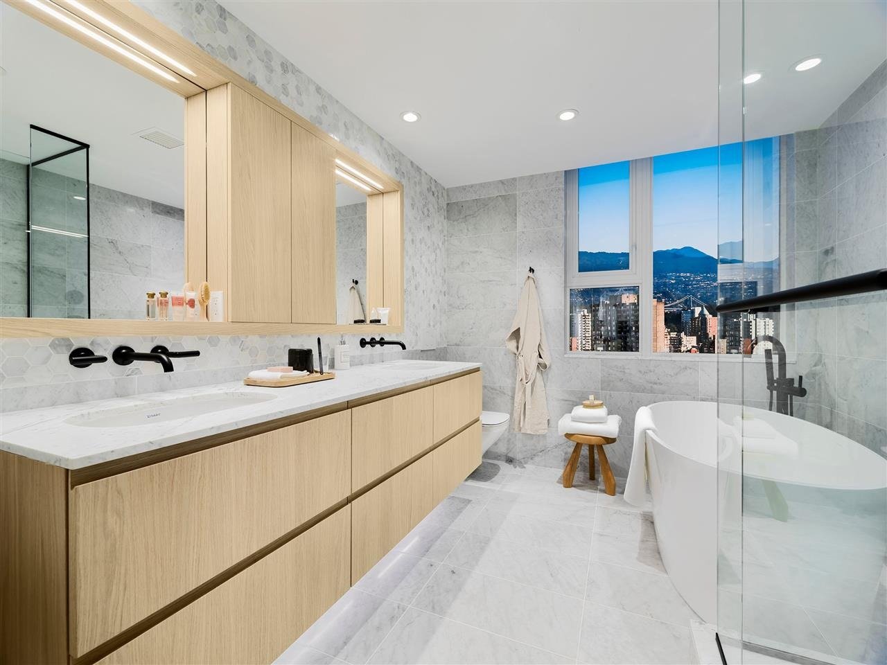 1385 Davie St, #1404