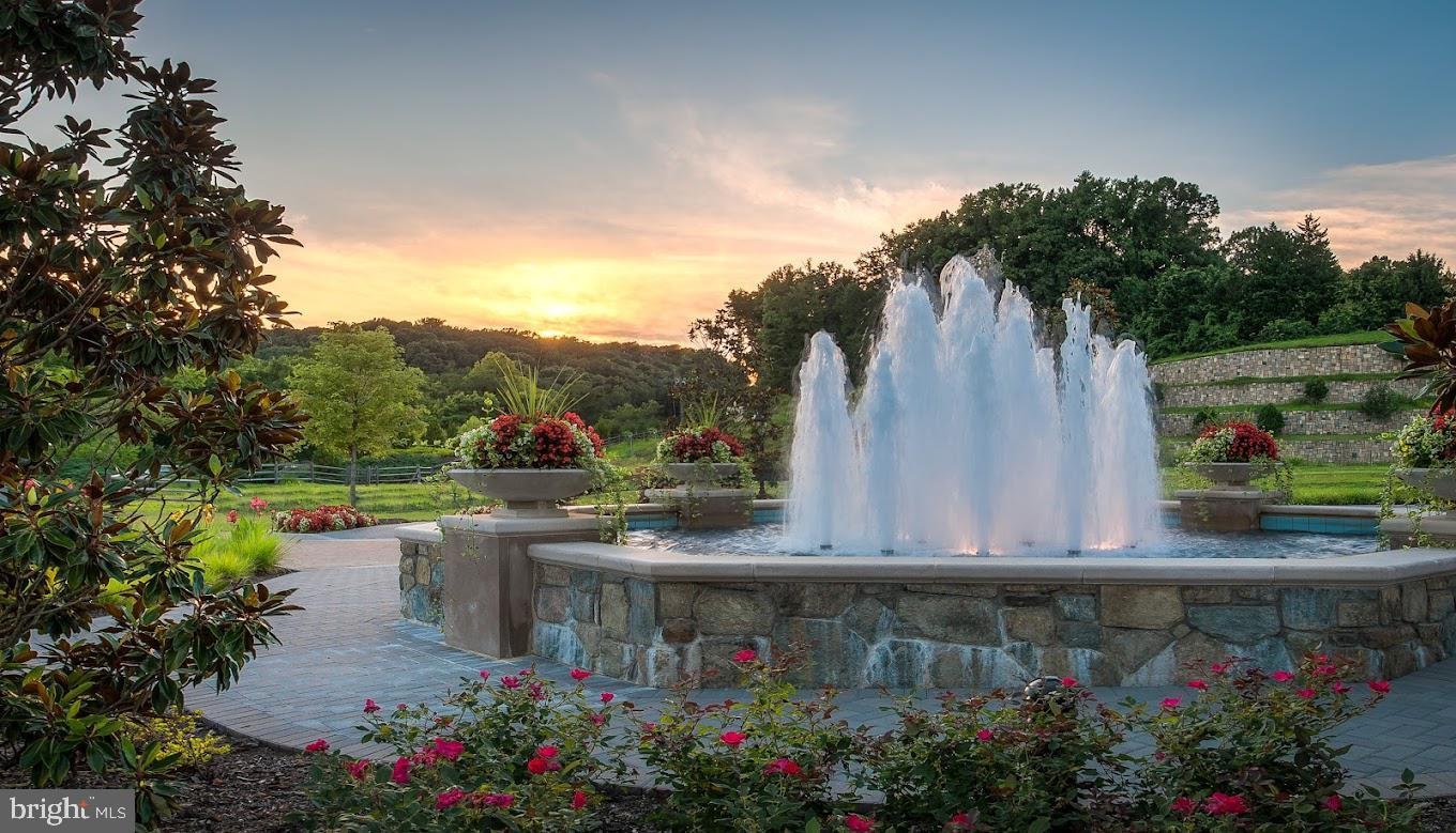 8189 River Rd, Bethesda MD 20817