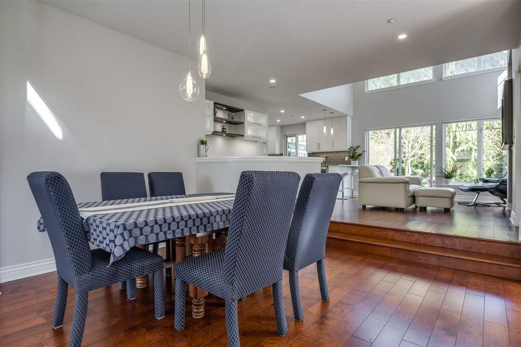 28 Whitecap Ct