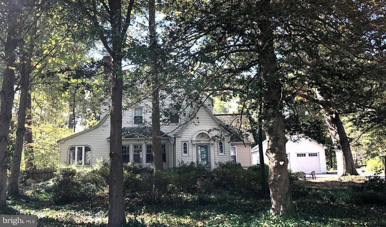217 Wardour Dr