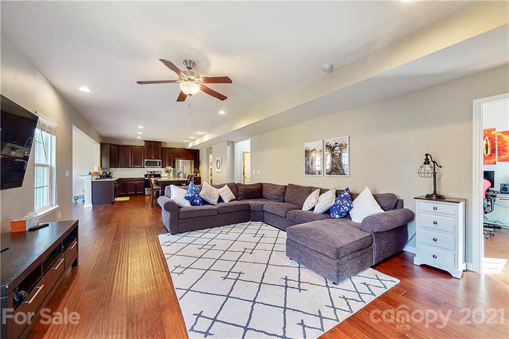 1729 Mill Creek Ln SW