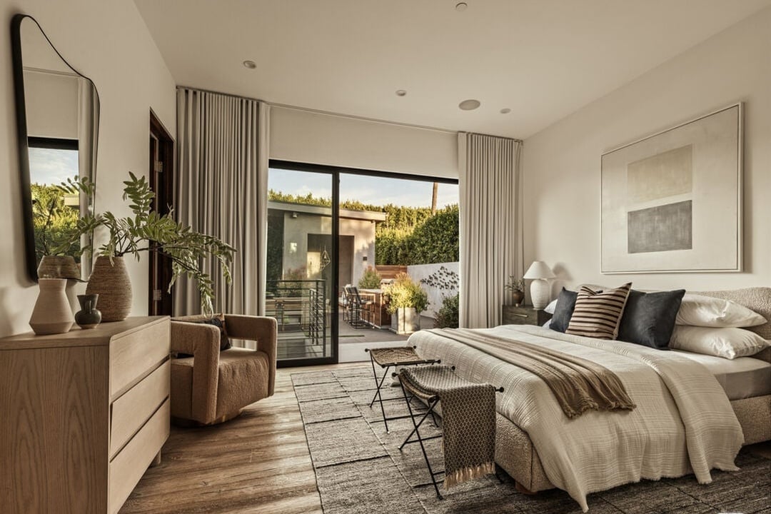 Aria Vista, Stradella Rd, 90077