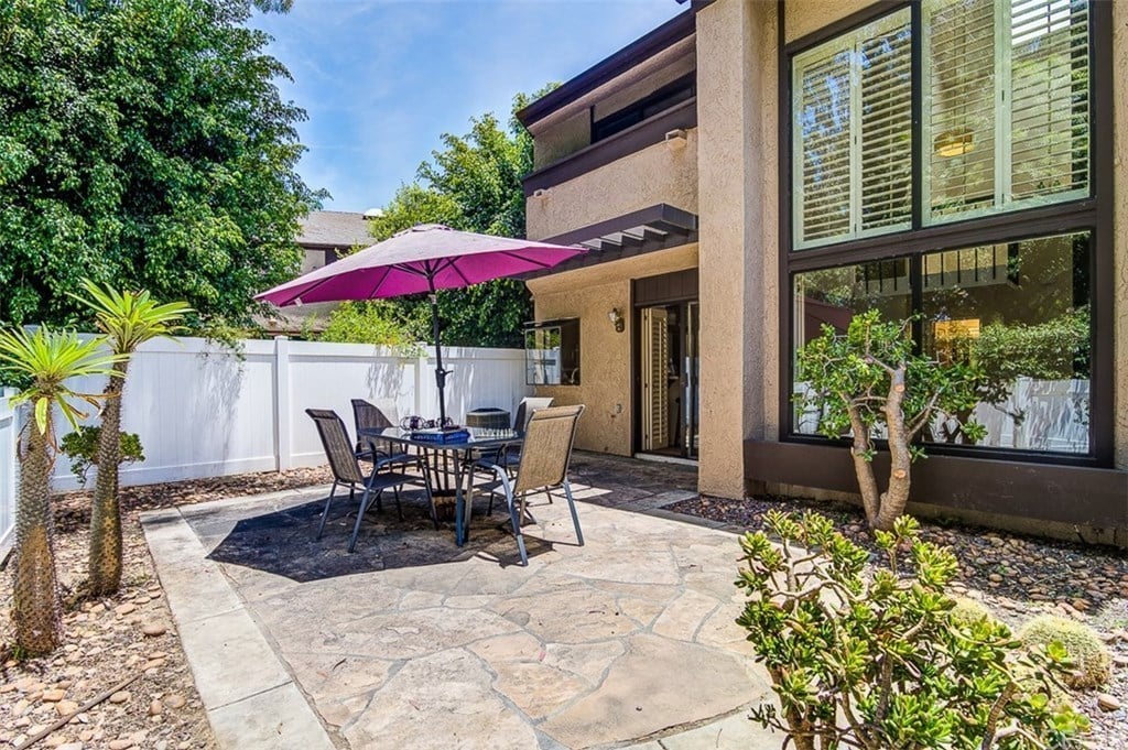 921 Lombard Ct