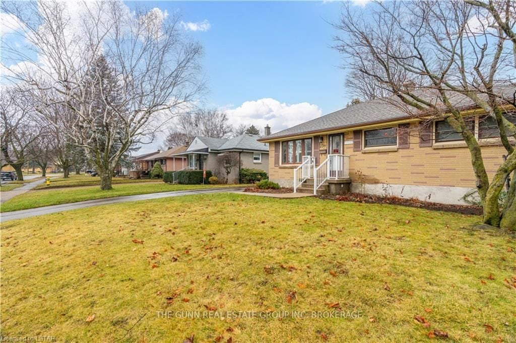 234 Merlin Cres