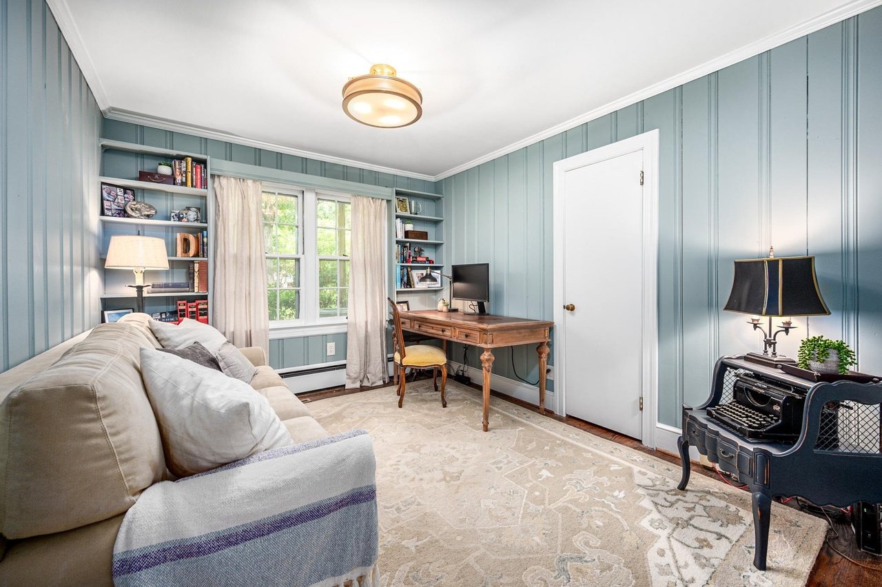 43 Oakwood Dr