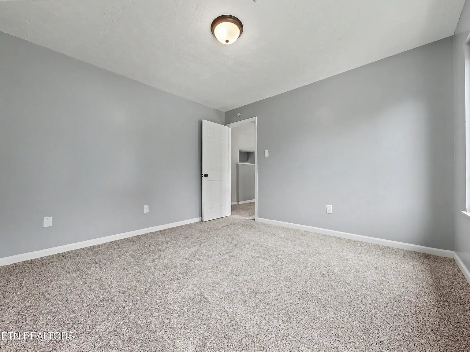 5516 Oakside Drive