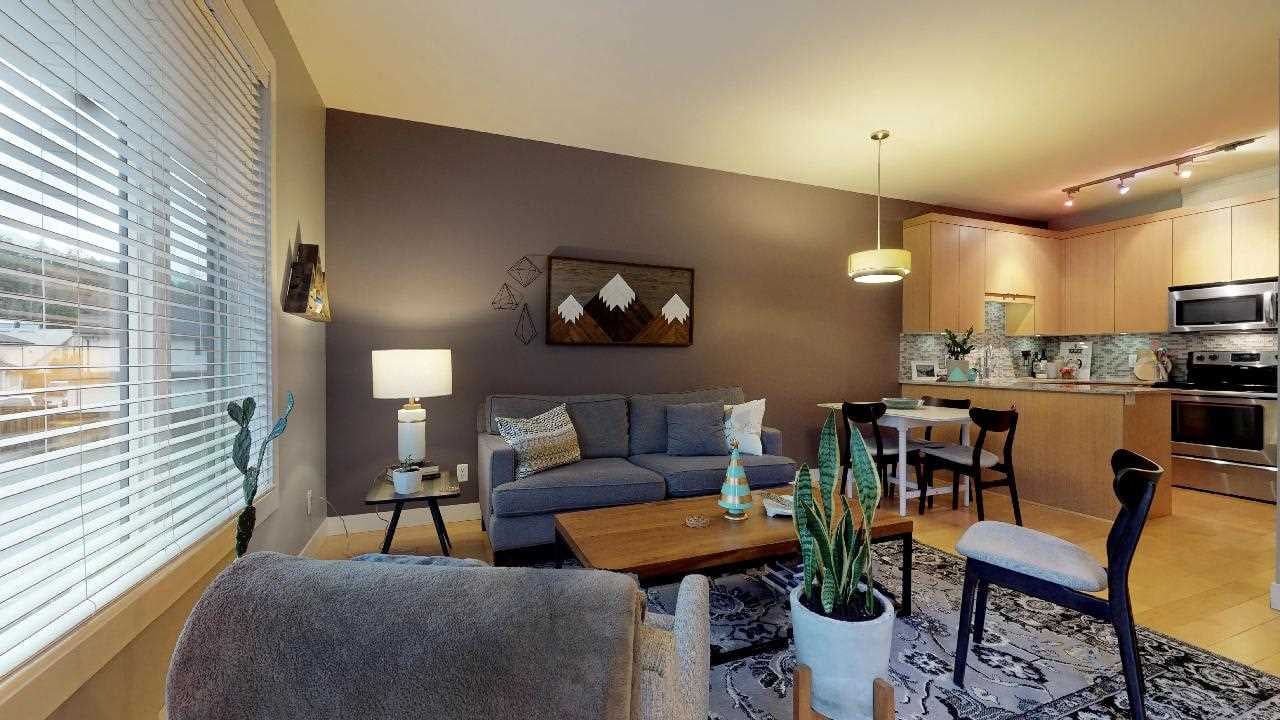 1909 Maple Dr, #205