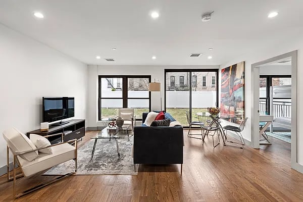 850 Putnam Avenue #1B
