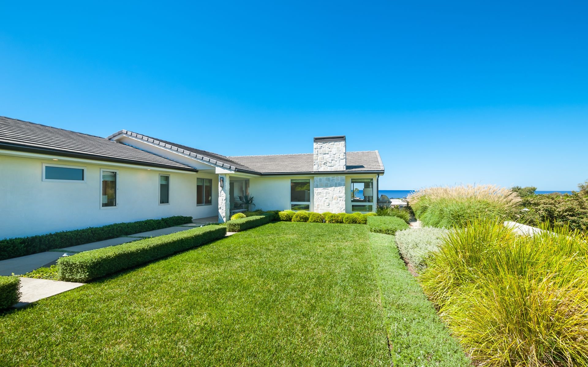 1633 Castle Cove Circle