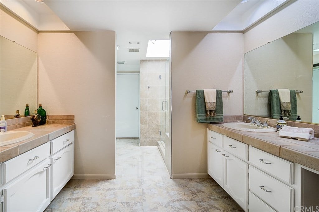 925 Van Ness Ct