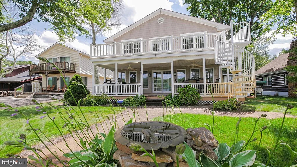 5320 River Dr