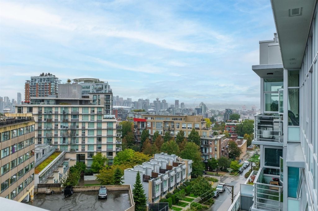 2788 Prince Edward St, #1003