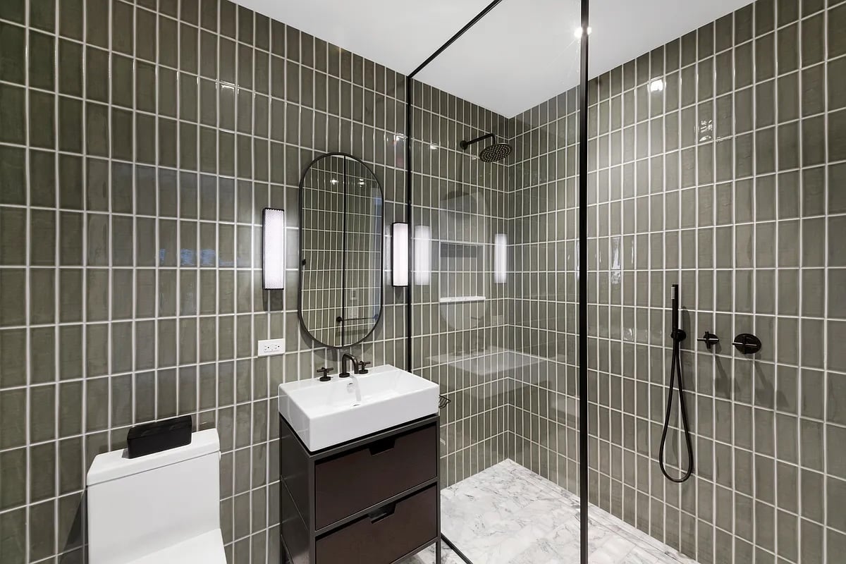11 Hoyt St #19F