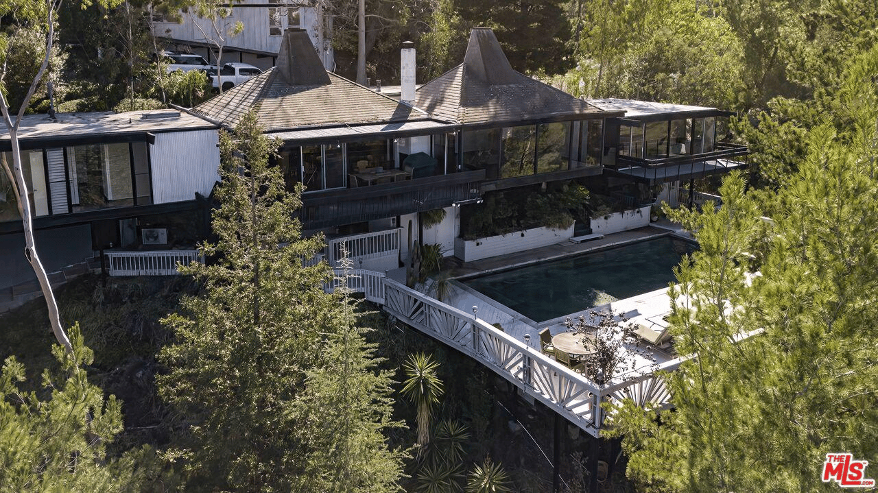 15137 Mulholland Dr