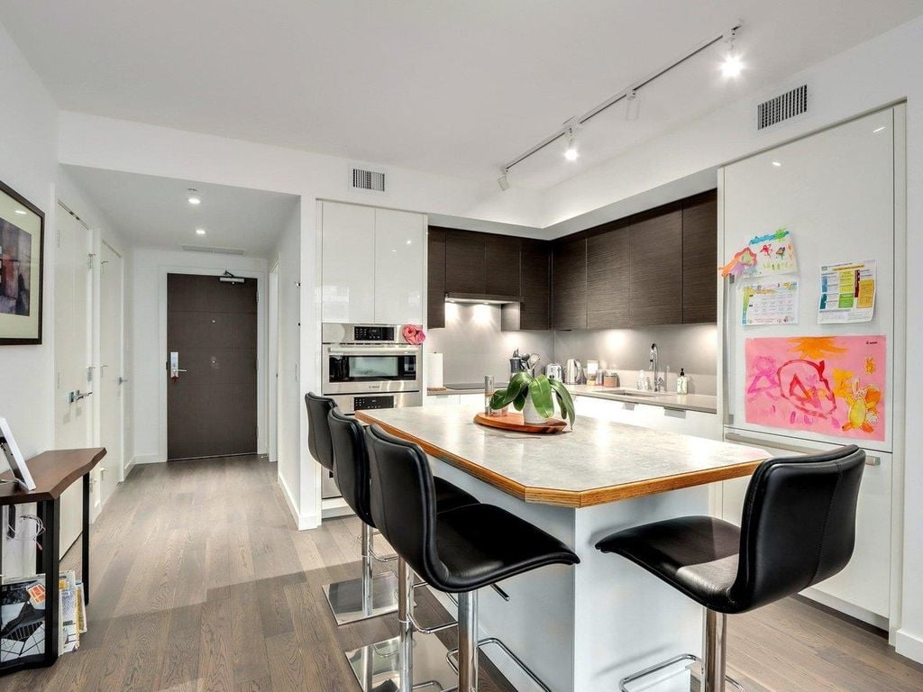 1688 Pullman Porter St, #905