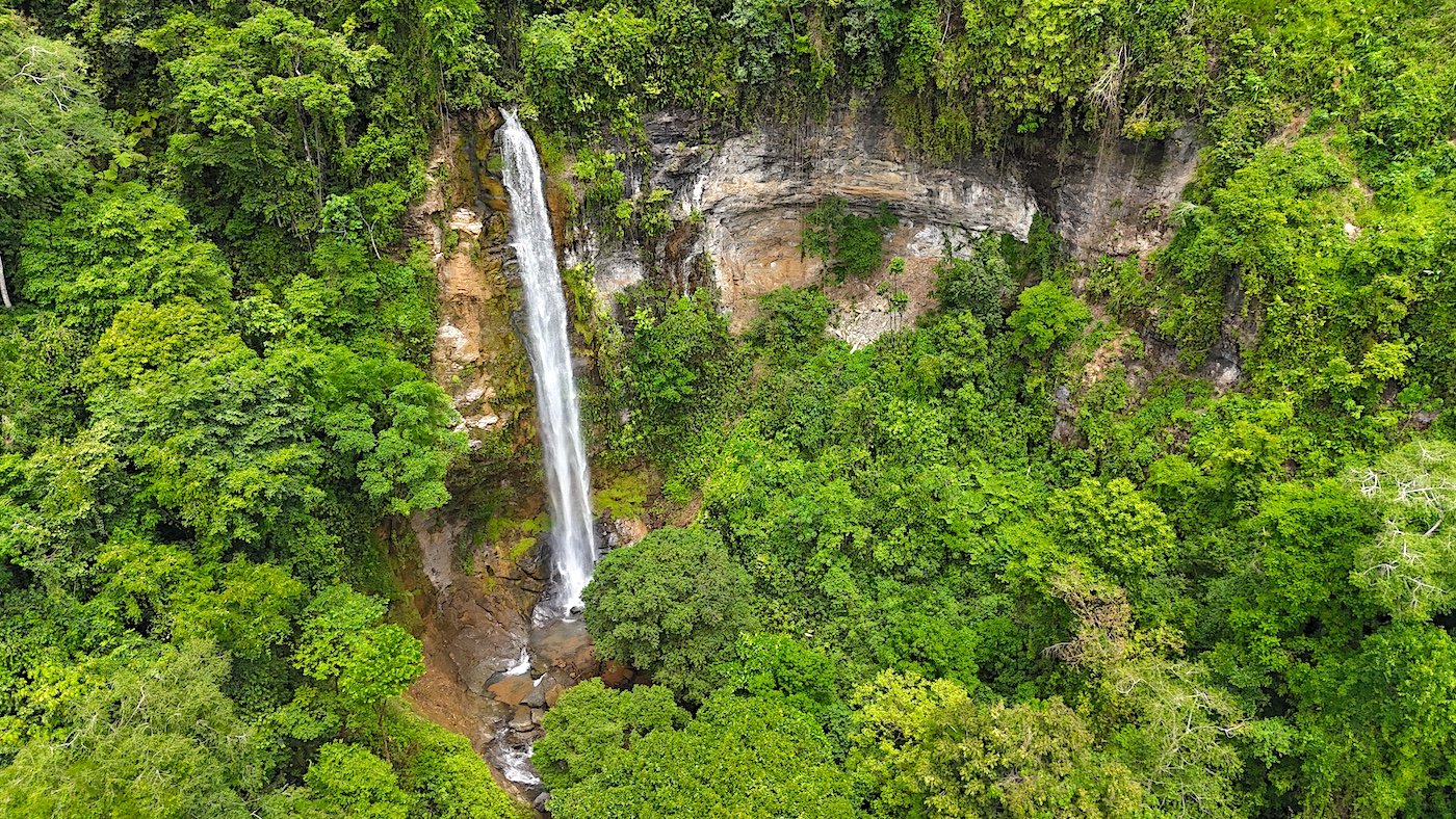 CASCADA ELYSIANA – ECO-RETREAT WITH HUGE WATERFALL