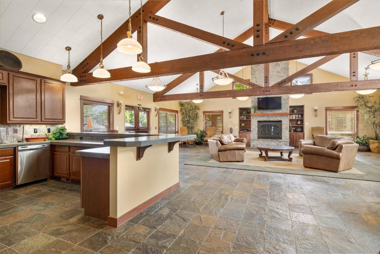 61148 Foxglove Loop