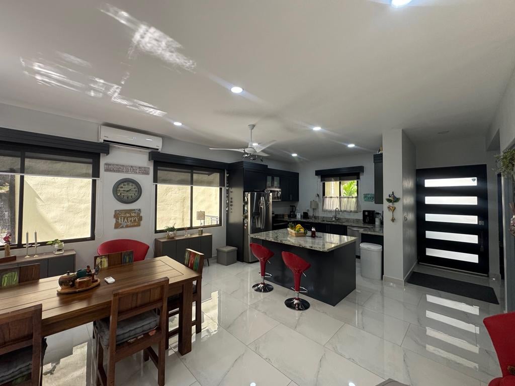 3-Bed Coastal Villa – Marina Access