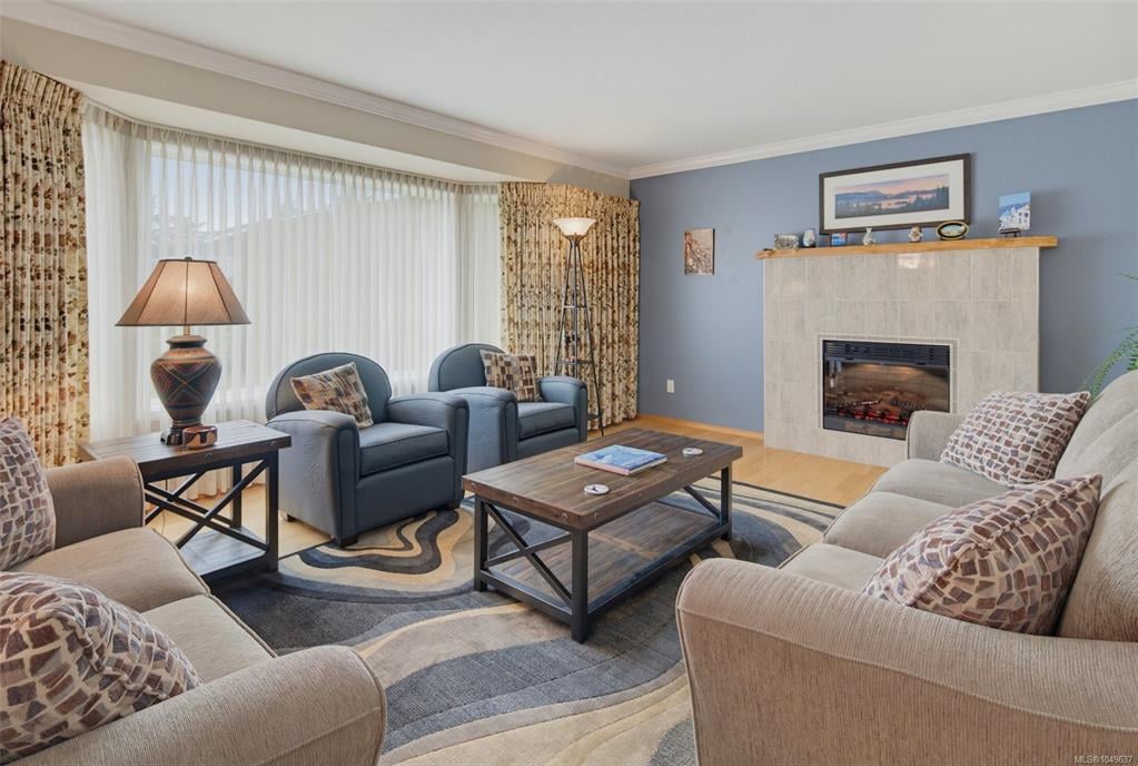 2056 Skyline Cres