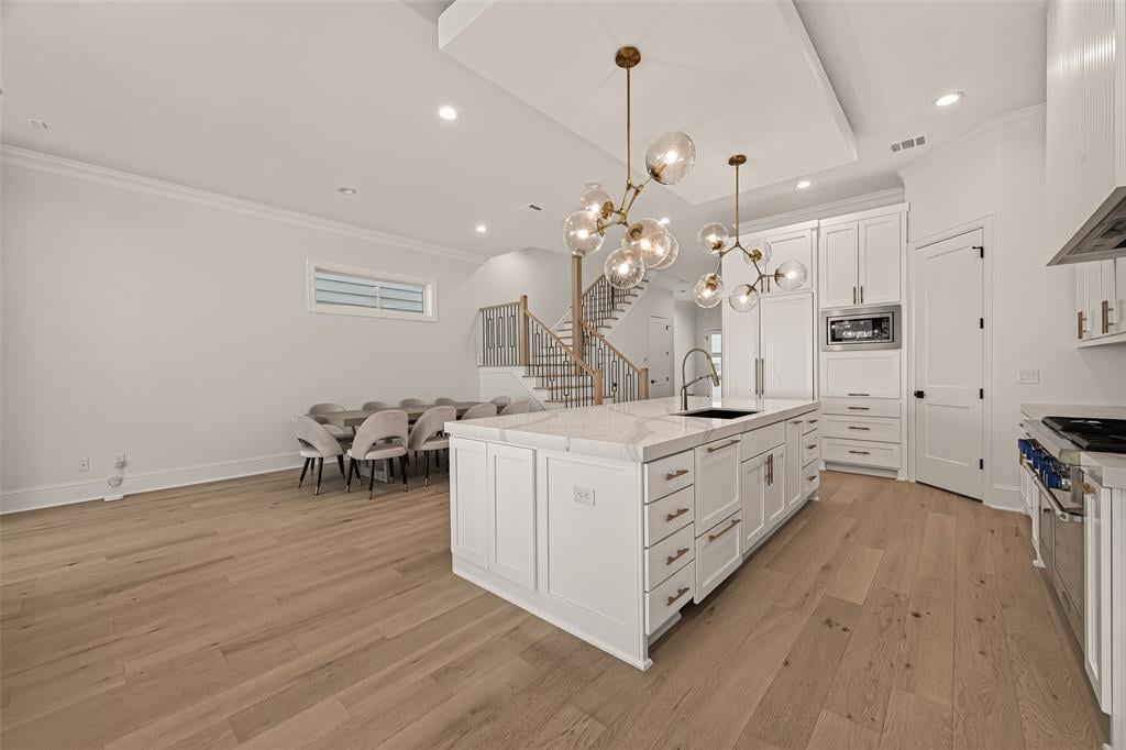 1501 Jacquelyn Drive 
