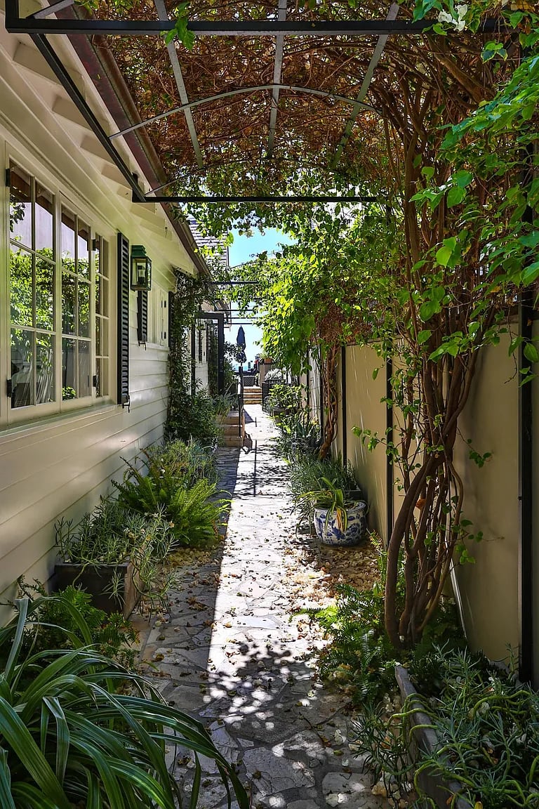 23618 Malibu Colony Rd