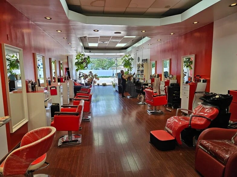 1079-1083 Willis Ave