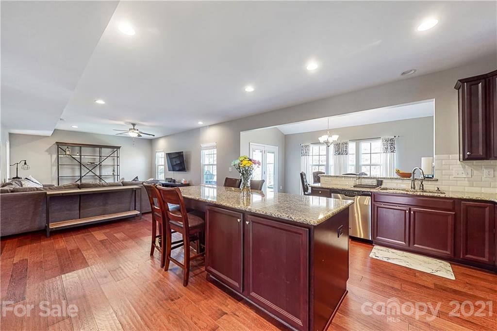 1729 Mill Creek Ln SW