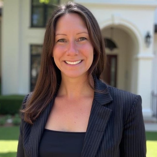 Lisa Brennan Manahawkin, NJ Real Estate Agent Headshot